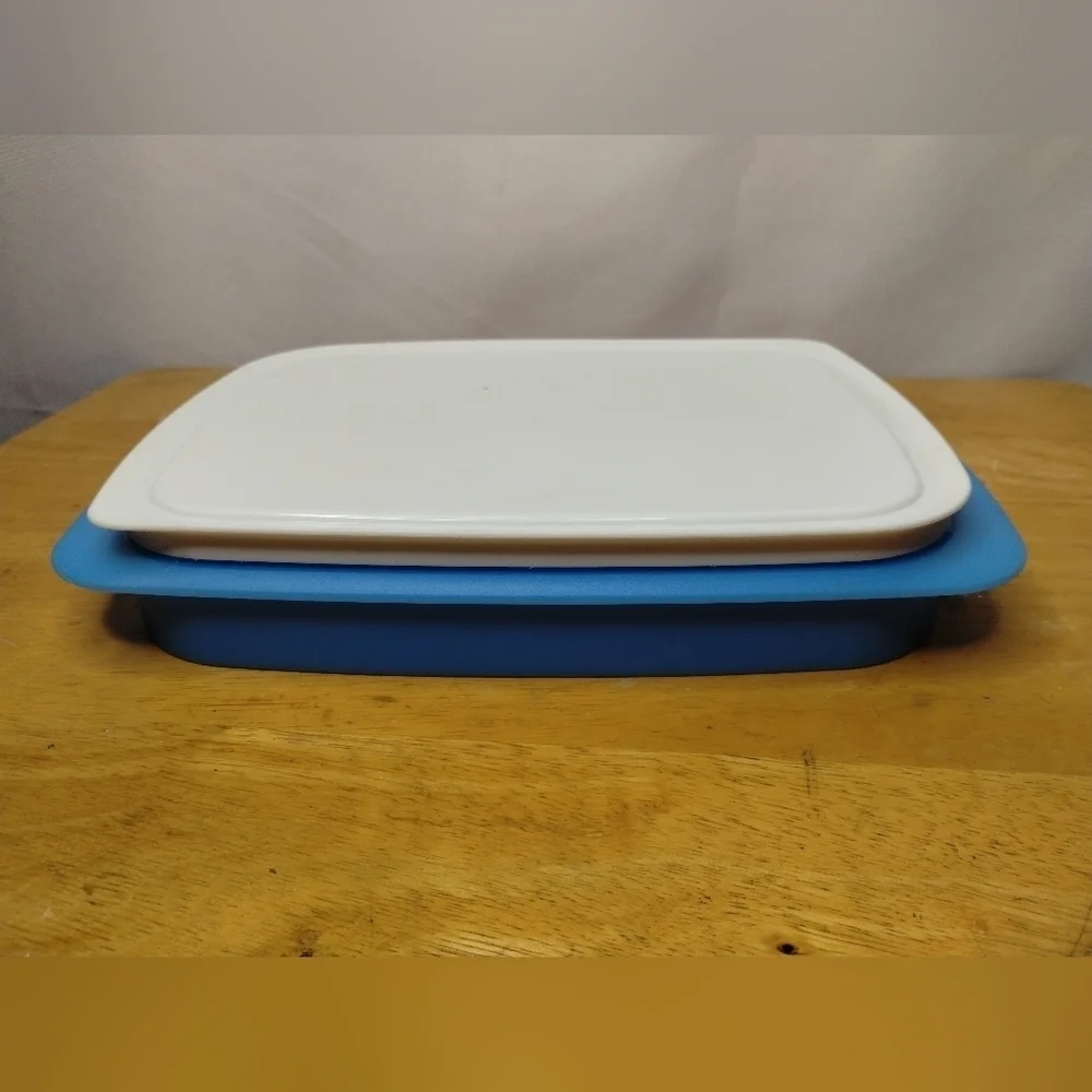 New Tupperware blue and white granola bar maker and keeper